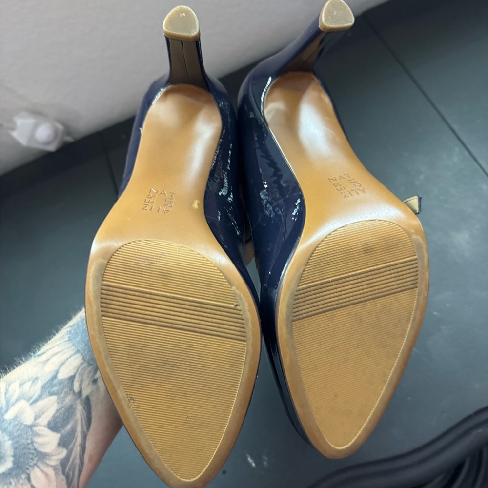 Never worn heels - Picture 4 of 4